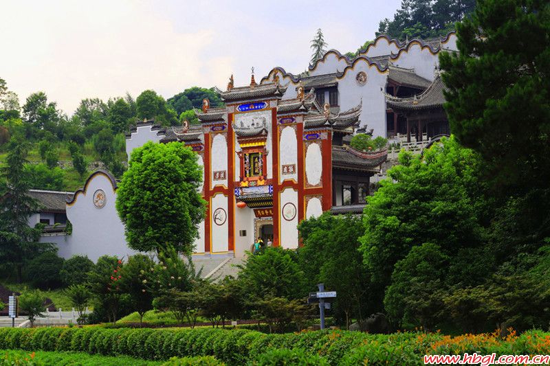  路漫漫其修遠(yuǎn)兮，吾將上下而求索